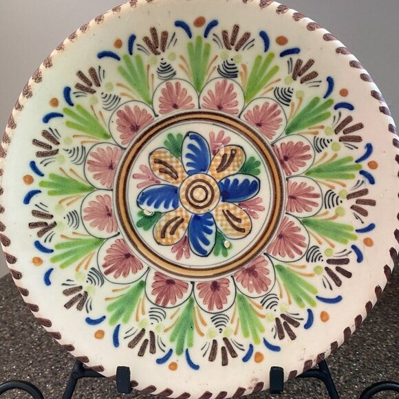 Hand painted artist signed 8" shallow bowl plate hang or display multi-colored - Picture 2 of 10